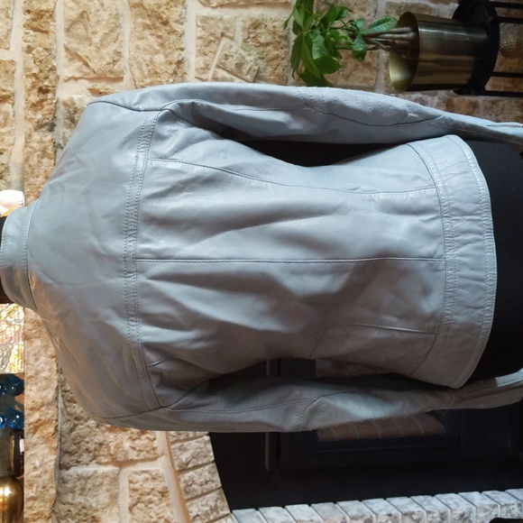 🍁Danier Leather Jacket - Picture 3 of 12